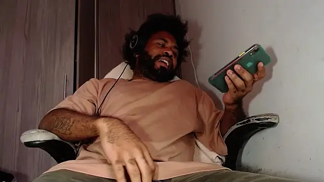 KaelMoreau online show from March 2025 07:53:01 PM