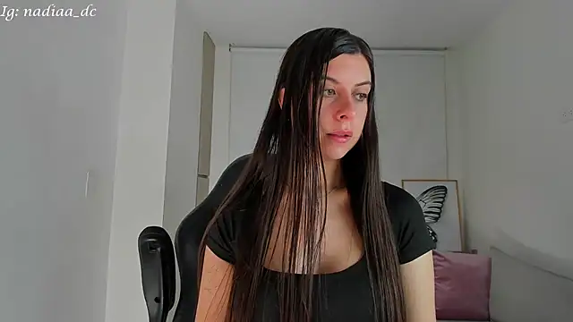 Snapshot of Nadiaa_ chatting on February 2025 11:53:02 PM Nadiaa online show from February 2025 11:53:02 PM