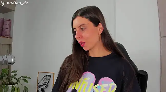 Snapshot of Nadiaa_ chatting on February 2025 03:31:02 AM Nadiaa online show from February 2025 03:31:02 AM