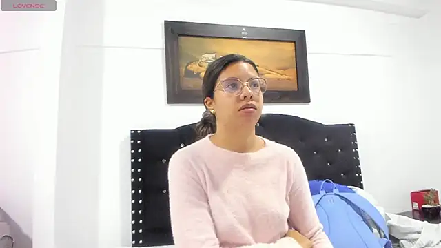 Vahiolet smith online show from December 2025 03:23:01 AM