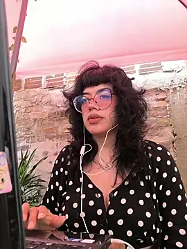 Snapshot of Fun_Everywhere chatting on April 2026 09:48:01 PM Fun Everywhere online show from April 2026 09:48:01 PM