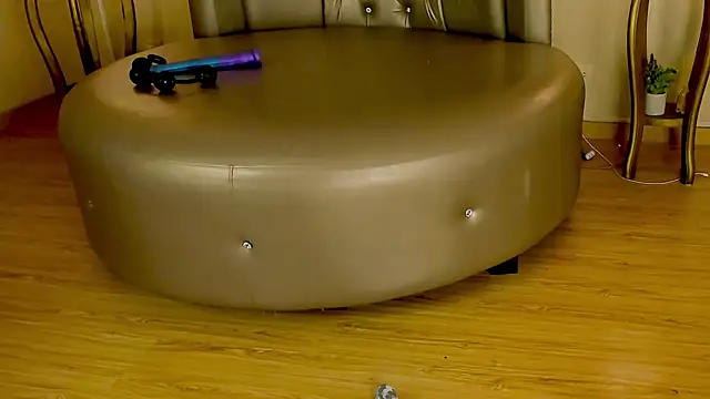 Colors-xx online show from November 2025 08:36:01 AM