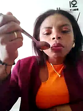 Snapshot of Lizeth_rey1 chatting on January 2025 05:53:01 PM Lizeth rey1 online show from January 2025 05:53:01 PM