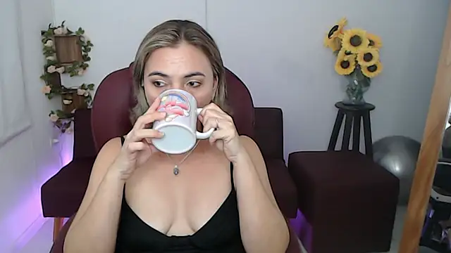 Snapshot of Ghada_milf chatting on May 2026 09:44:02 PM Ghada milf online show from May 2026 09:44:02 PM