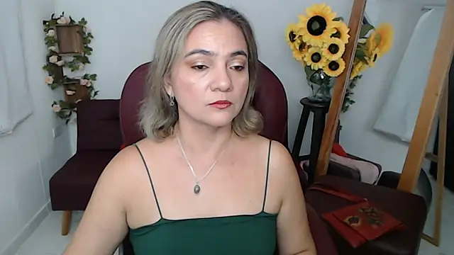 Snapshot of Ghada_milf chatting on June 2026 11:50:02 PM Ghada milf online show from June 2026 11:50:02 PM