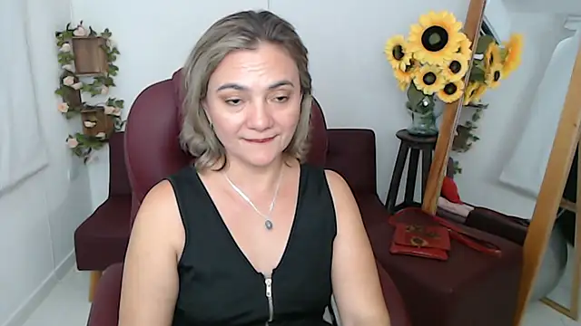 Snapshot of Ghada_milf chatting on June 2026 10:16:02 PM Ghada milf online show from June 2026 10:16:02 PM