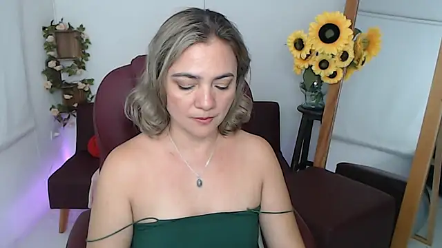 Snapshot of Ghada_milf chatting on June 2026 09:26:02 PM Ghada milf online show from June 2026 09:26:02 PM