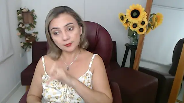 Snapshot of Ghada_milf chatting on June 2026 11:02:01 PM Ghada milf online show from June 2026 11:02:01 PM