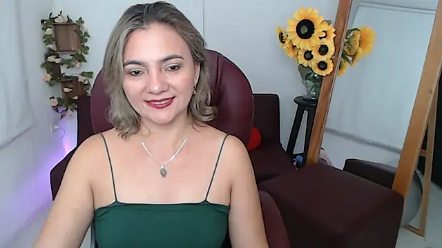 Snapshot of Ghada_milf chatting on June 2026 10:41:01 PM Ghada milf online show from June 2026 10:41:01 PM