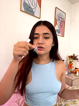 Snapshot of HallieLemon1 chatting on October 2025 03:55:01 PM HallieLemon1 online show from October 2025 03:55:01 PM