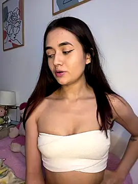 Snapshot of HallieLemon1 chatting on October 2025 02:21:02 AM HallieLemon1 online show from October 2025 02:21:02 AM