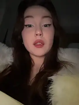 Peachy Dream online show from November 2025 06:18:01 PM