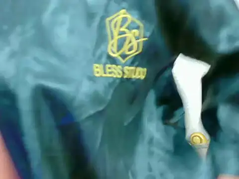Snapshot of BellahColucci chatting on May 2026 12:20:01 PM BellahColucci online show from May 2026 12:20:01 PM