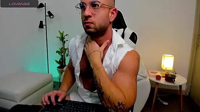 dafboy1 online show from March 2026 10:32:02 AM