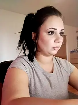 Snapshot of AdelinaJude chatting on March 2025 12:37:01 PM AdelinaJude online show from March 2025 12:37:01 PM