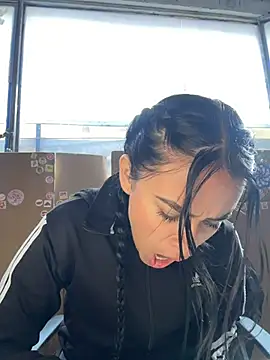 Tinylottie online show from April 2026 01:40:01 PM