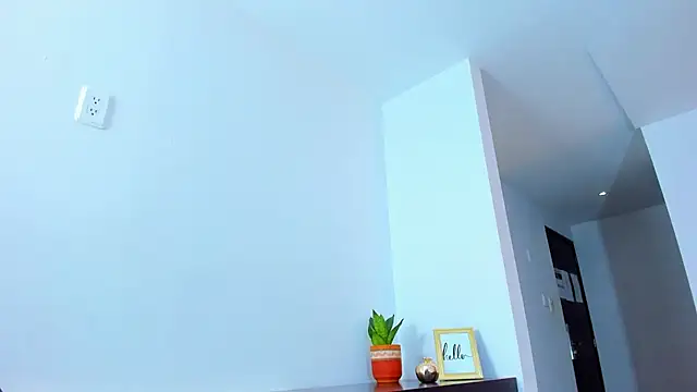 NathalyDaniels online show from February 2025 11:47:02 AM