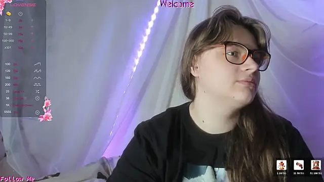 Snapshot of Seductive_She_Wolf chatting on June 2026 03:50:02 PM Seductive She Wolf online show from June 2026 03:50:02 PM
