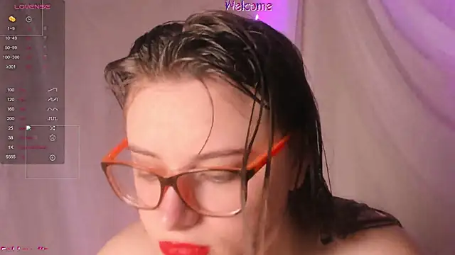 Snapshot of Seductive_She_Wolf chatting on June 2026 02:40:02 PM Seductive She Wolf online show from June 2026 02:40:02 PM