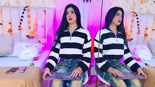 Mia-Monroe online show from November 2025 02:57:01 AM