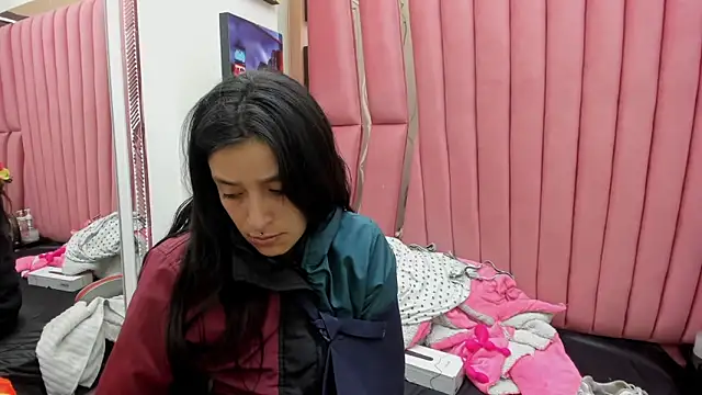 Sarah Hornny online show from February 2026 03:33:02 AM