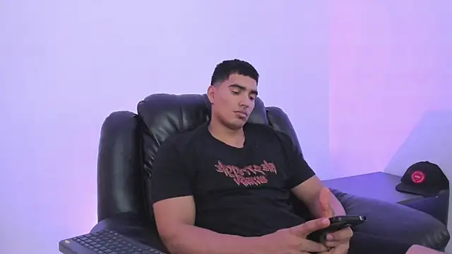 JamesGraay online show from March 2025 08:19:02 PM