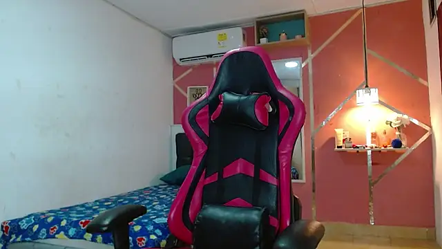 analus-01 online show from December 2024 03:40:02 AM