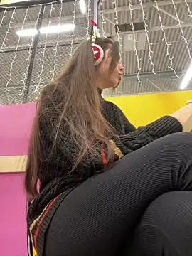 pantyless online show from December 2024 11:21:01 PM