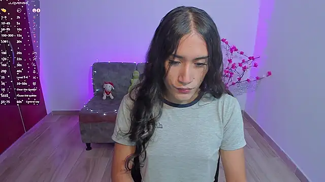 Snapshot of CamilaHarperr_ chatting on February 2026 02:22:01 AM CamilaHarperr online show from February 2026 02:22:01 AM