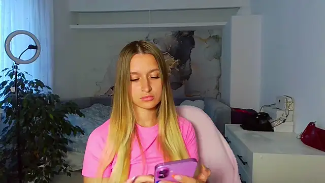 Submissive love online show from June 2026 05:39:01 PM