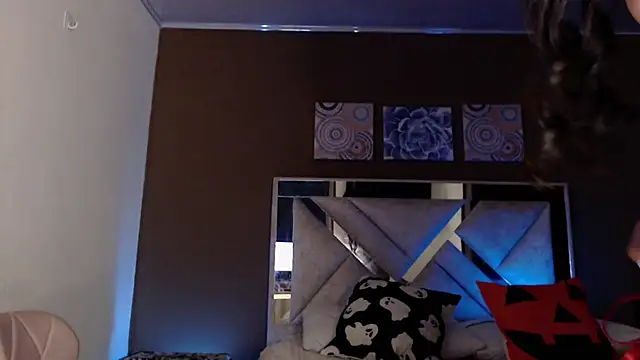 SophiaJoliebm online show from October 2025 04:45:01 AM