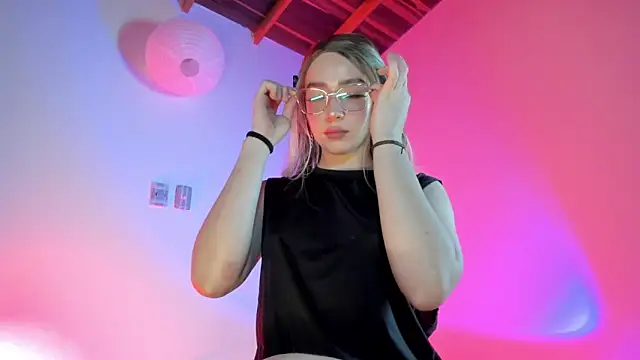 sweeet peach online show from February 2026 05:04:01 AM