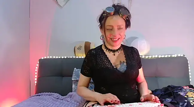 catalinamommyx online show from February 2025 10:33:02 AM