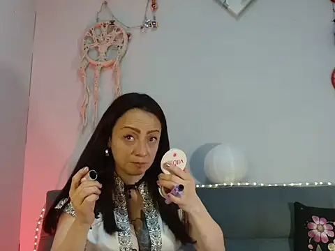 catalinamommyx online show from February 2025 05:15:01 AM