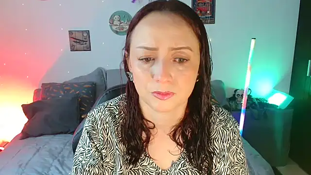 catalinamommyx online show from November 2025 08:57:01 PM