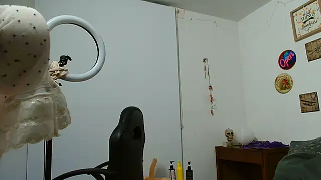 catalinamommyx online show from March 2026 12:38:01 AM