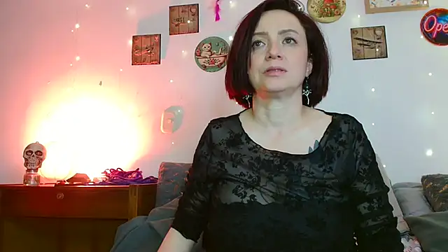 Snapshot of catalinamommyx chatting on June 2026 06:08:02 AM catalinamommyx online show from June 2026 06:08:02 AM