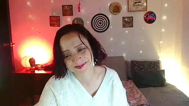 Snapshot of catalinamommyx chatting on July 2026 11:43:02 PM catalinamommyx online show from July 2026 11:43:02 PM