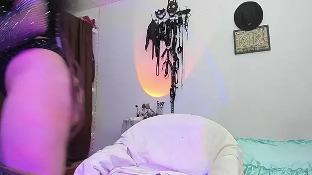 MIAUTENA online show from April 2026 10:25:02 PM