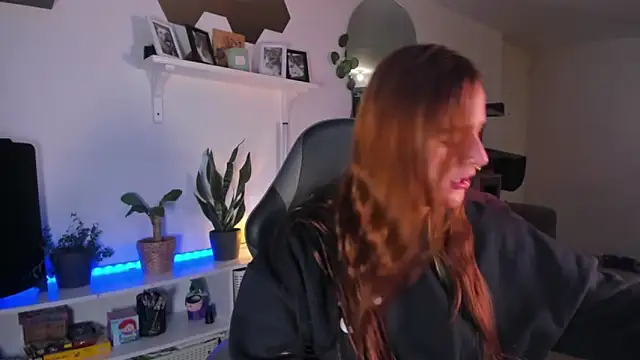 evy orange1 online show from February 2026 06:11:02 AM