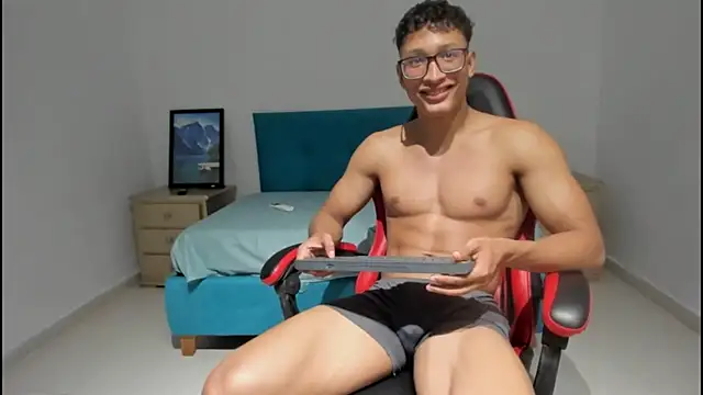 Snapshot of chriss_jones1 chatting on May 2026 08:55:02 AM chriss jones1 online show from May 2026 08:55:02 AM