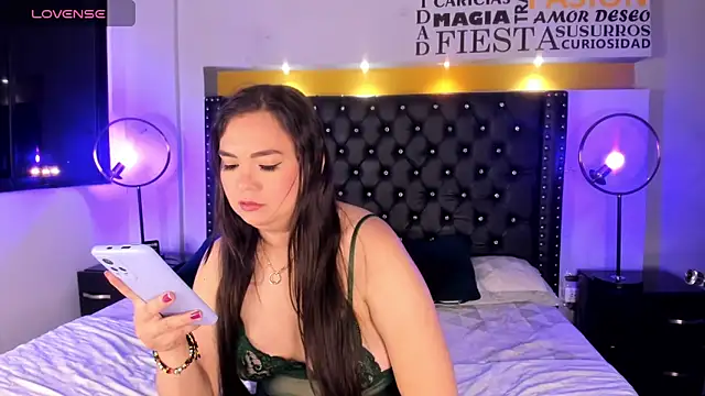 Snapshot of MADISSONLOVE_ chatting on April 2026 03:08:02 AM MADISSONLOVE online show from April 2026 03:08:02 AM