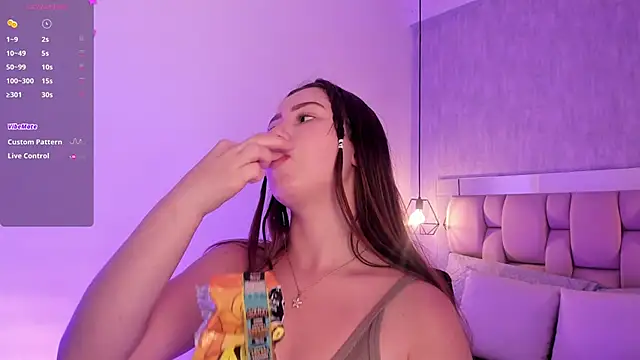 Roxie-Summers11 online show from January 2025 07:37:01 PM