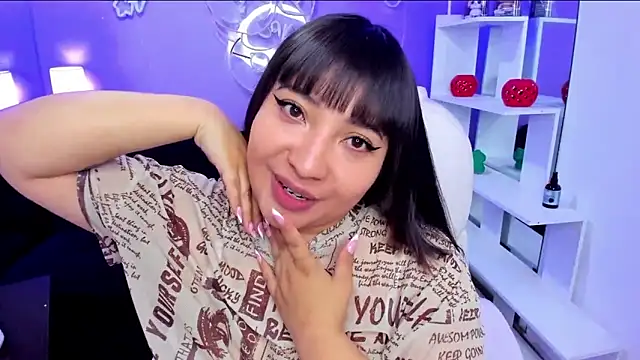 Snapshot of Emma_monserrat chatting on May 2026 11:25:01 AM Emma monserrat online show from May 2026 11:25:01 AM