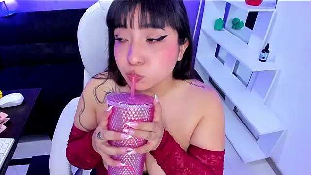 Snapshot of Emma_monserrat chatting on May 2026 11:29:02 AM Emma monserrat online show from May 2026 11:29:02 AM