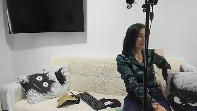 Snapshot of Emma_Jnes chatting on March 2025 09:26:02 PM Emma Jnes online show from March 2025 09:26:02 PM