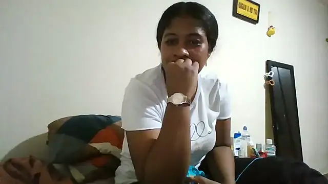 Ivon-09 online show from April 2026 01:06:02 AM