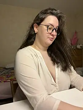 hungry1bunny online show from March 2026 05:16:01 PM