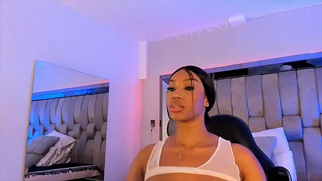 ChaynnaCooper online show from February 2025 06:01:02 PM