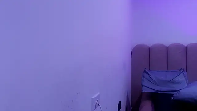 nicol f online show from April 2026 03:10:02 AM